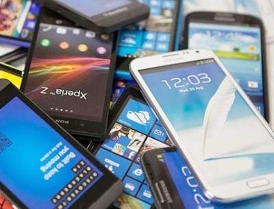 Vətəndaşların NƏZƏRİNƏ: Bu gündən xaricdən gətirdiyiniz mobil telefonlara gömrük rüsumu tətbiq ediləcək