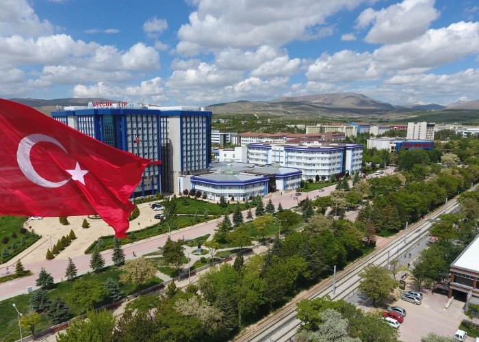 Türkiyədə universitetlər bu tarixdən etibarən onlayn tədrisə başlayacaq