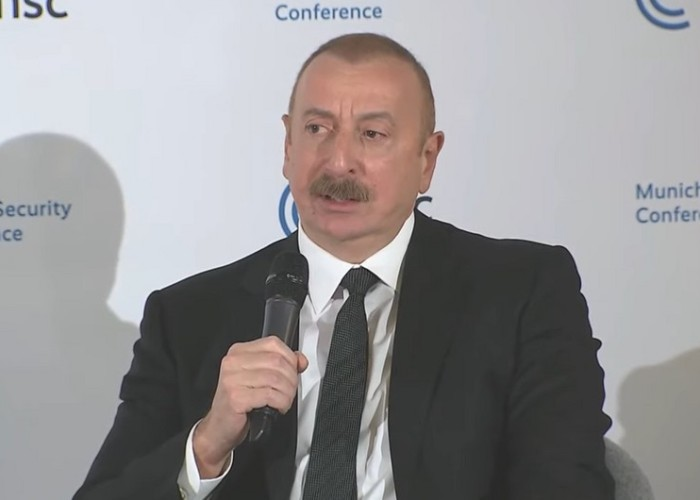 Prezident plenar iclasda iştirak edir - CANLI