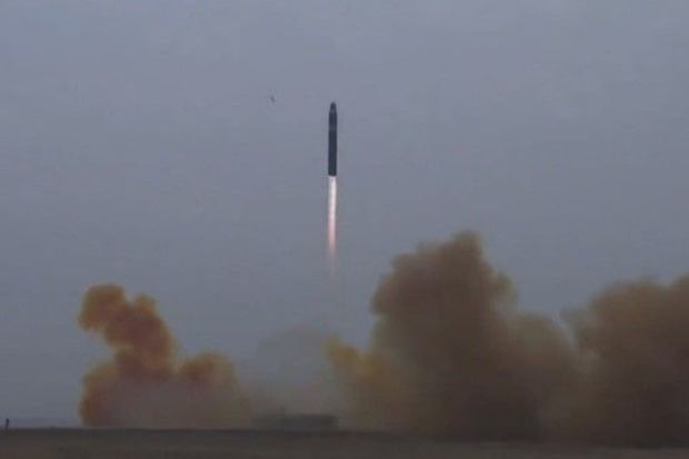 Şimali Koreya ABŞ-ni vura biləcək raketini nümayiş etdirib
