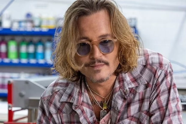 Depp rəsmlərini sataraq 5 milyon dollardan çox qazanıb