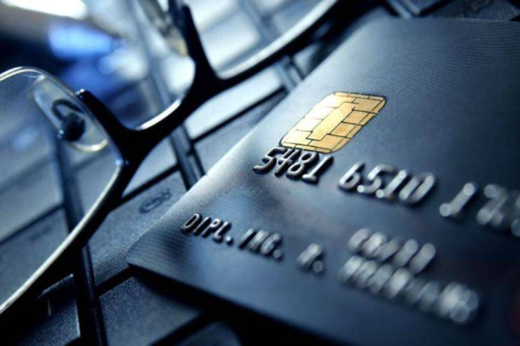Vətəndaşların bank hesablarını talayan şəxs TUTULDU
