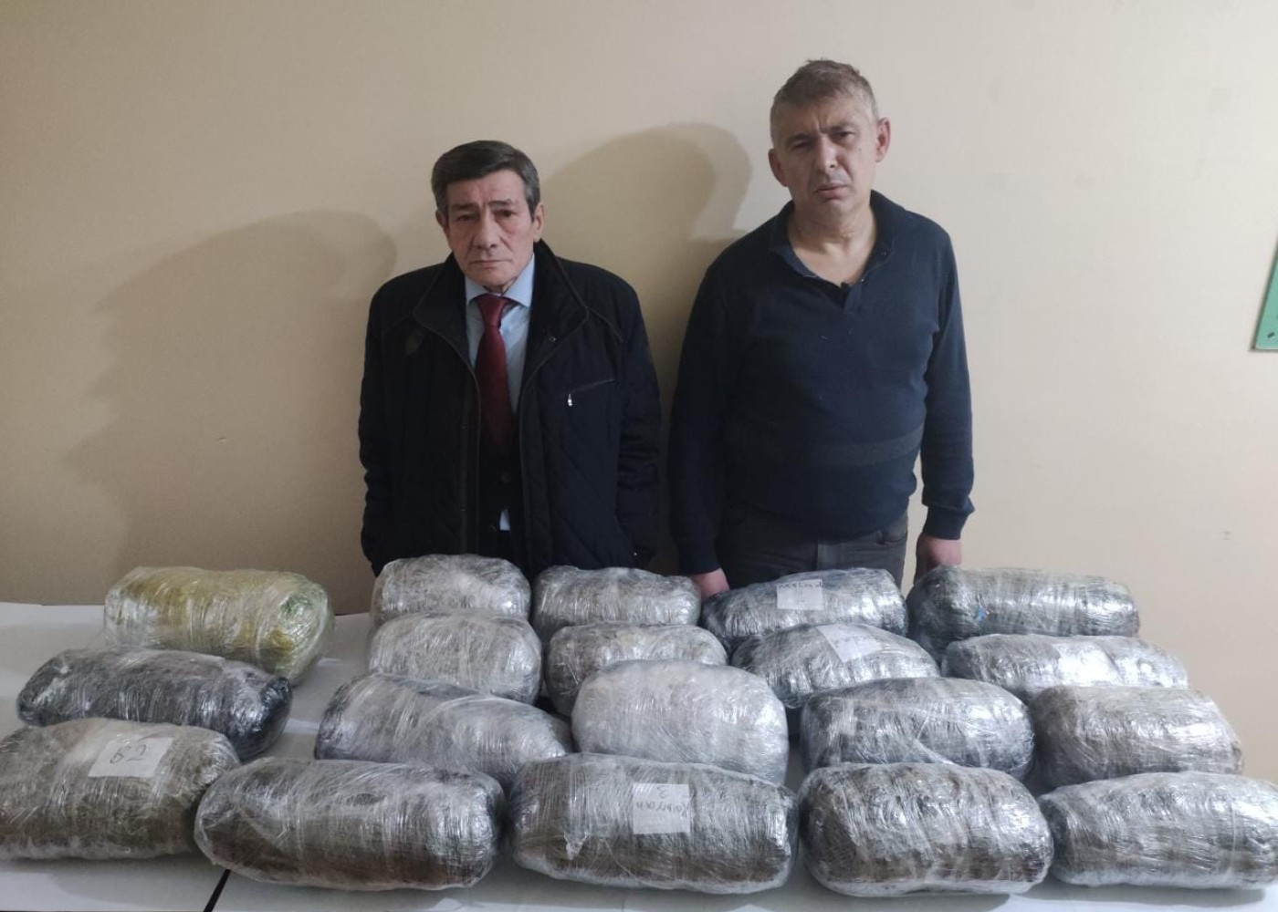 İrandan Azərbaycana 24 kq-dan artıq narkotik keçirmək istədilər