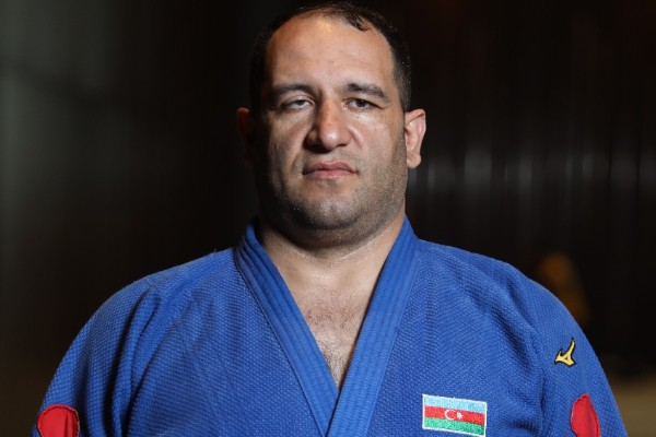 İlham Zəkiyev finala yüksəldi