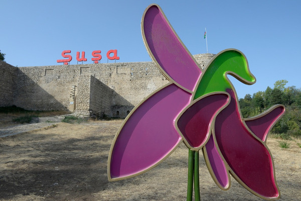 İlk 40 turist Şuşaya yollandı - YENİLƏNİB