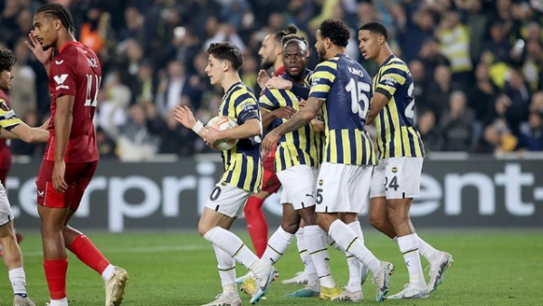 UEFA Türkiyənin üç klubunu cəzalandırdı