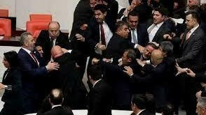 Türkiyədə müxalifət blokunda dava düşdü