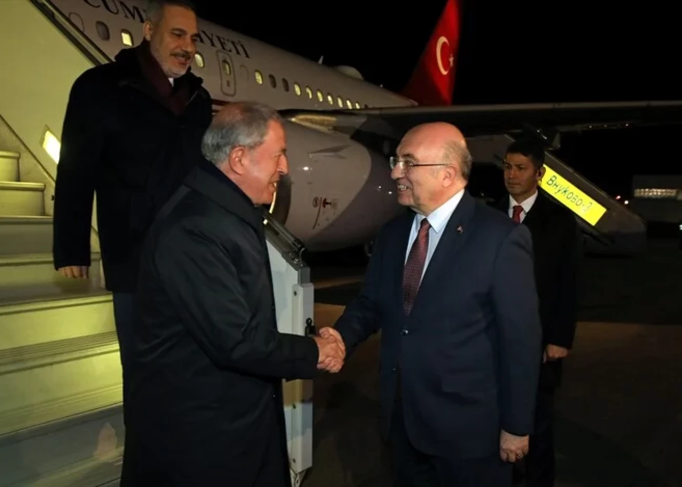 Türkiyənin müdafiə naziri Rusiyaya getdi