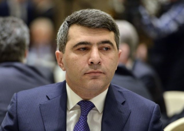 Fuad Ələsgərov İnam Kərimovu kollektivə təqdim etdi