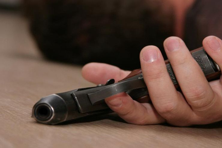 Yol polisi rəisi məktub yazıb özünü kabinetdə GÜLLƏLƏDİ - FOTO