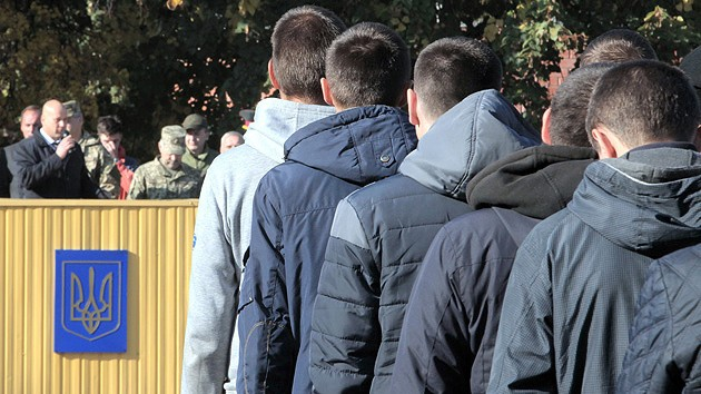 Ukraynada hərbi xidmətə çağırış yaşı AZADILDI
