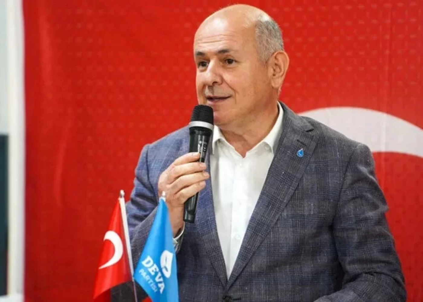 "Altılı masa"nın ortaqlarından biri istefa verdi