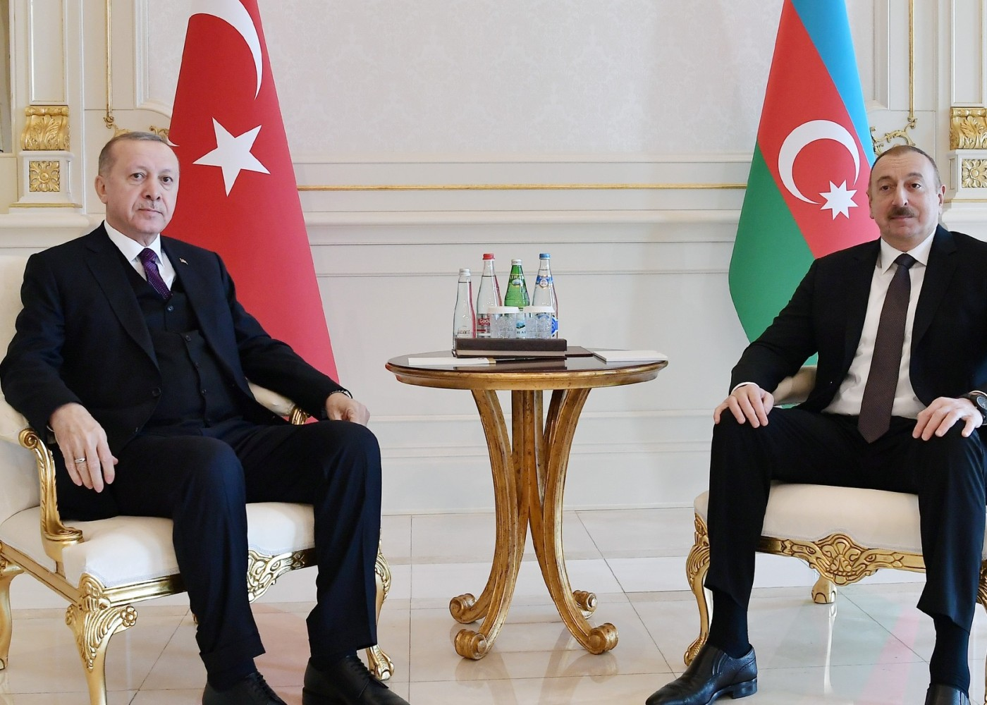 İlham Əliyev və Ərdoğanın geniş tərkibdə görüşü başladı