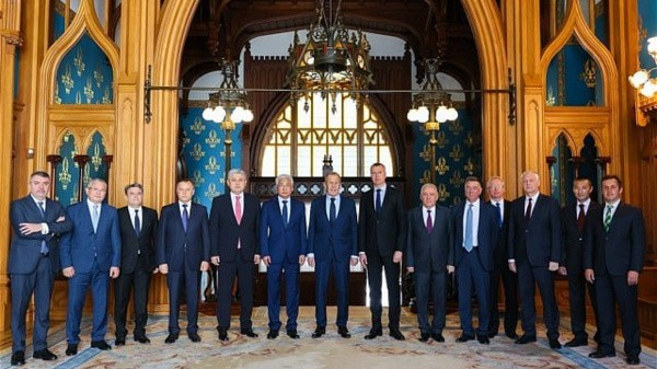Lavrov KTMT ölkələrinin səfirləri ilə bir araya gəldi