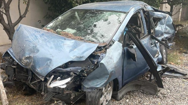 Kürdəmirdə "Prius" yük maşını ilə toqquşdu