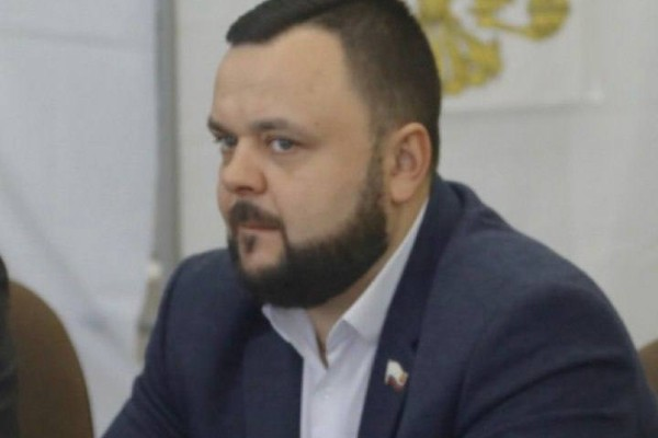 Krımda rusiyalı məmurun maşını PARTLADILDI