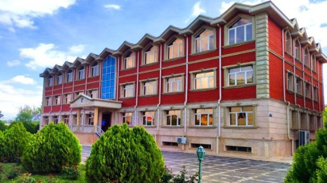Naxçıvan xəstəxanasının baş həkimi işdən çıxarıldı