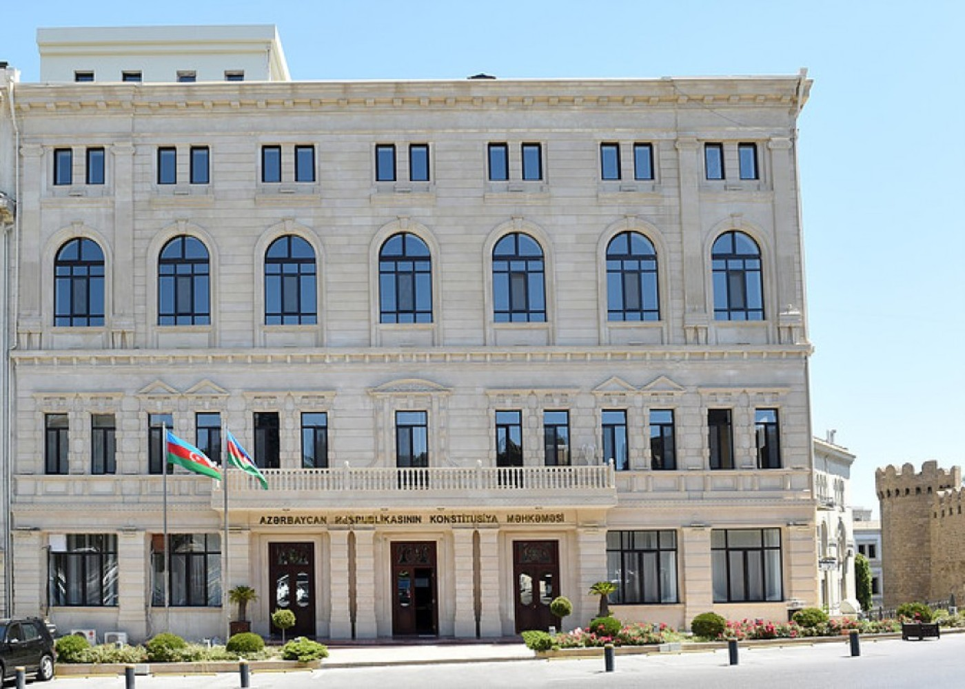 Konstitusiya Məhkəməsinin hakimlərinə aid yaş senzi ləğv olunur
