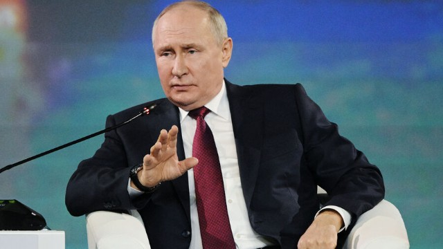 "Onlar Rusiyaya xəyanət etdilər" - Putin