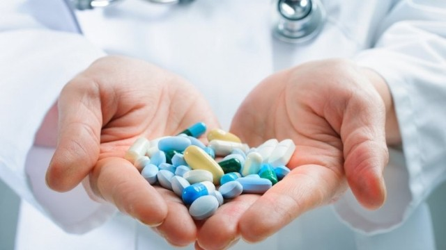 Tarif Şurası dərman vasitələrinin qiymətlərinə yenidən baxacaq