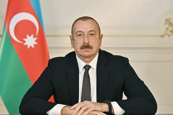İlham Əliyev monqolustanlı həmkarını təbrik edib