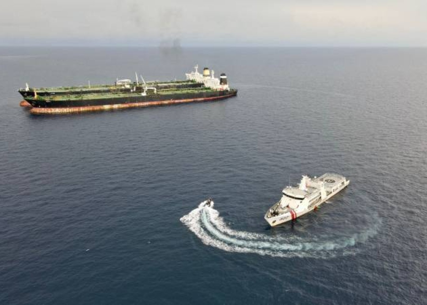 304 milyon dollarlıq neft daşıyan İran tankeri saxlanıldı