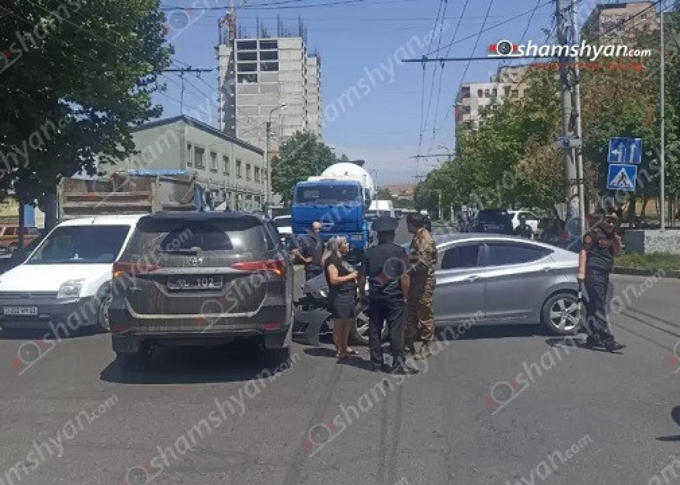 Ermənistan müdafiə nazirinin xidməti maşını qəzaya uğradı