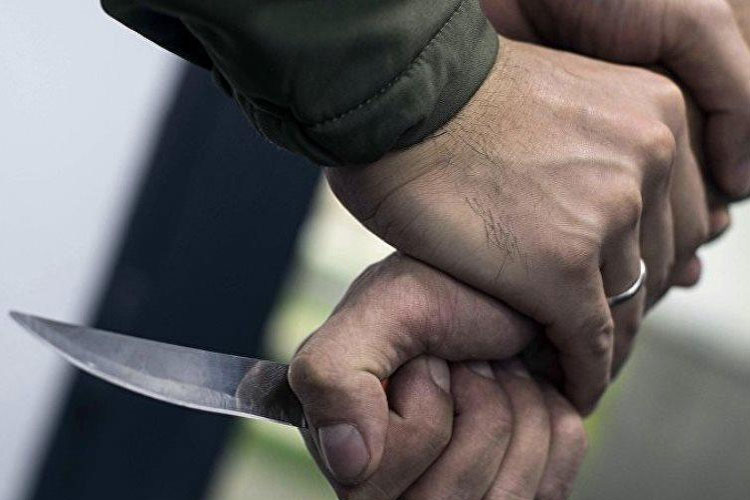 Qıza görə dava bıçaqlanma ilə bitdi