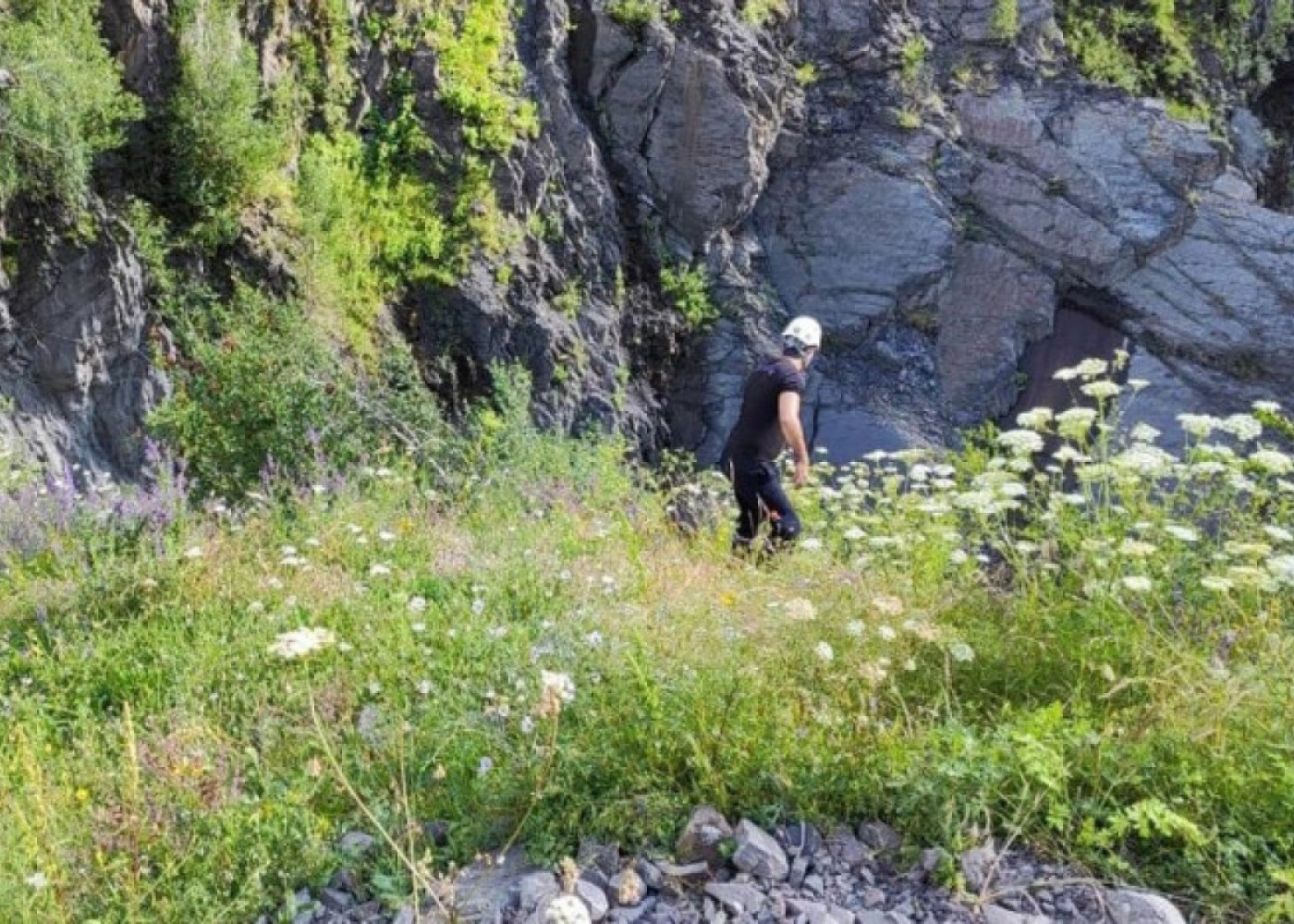 Qaxda dağda itkin düşən kişinin meyiti TAPILDI