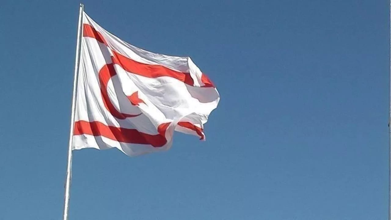 İlk dəfə ABŞ siyasətçisi birbaşa Şimali Kiprə gedib