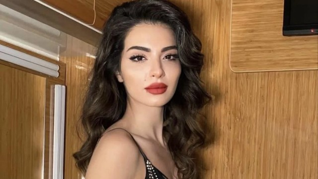 Aktrisa bu futbolçu ilə eşq yaşayır