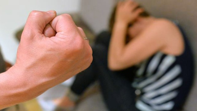 Qonşusunu döydürmək üçün boksçu ÇAĞIRDI