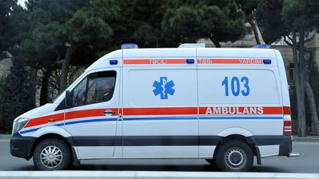 Ağstafada yaralıları xəstəxanaya aparan ambulans qəzaya düşdü