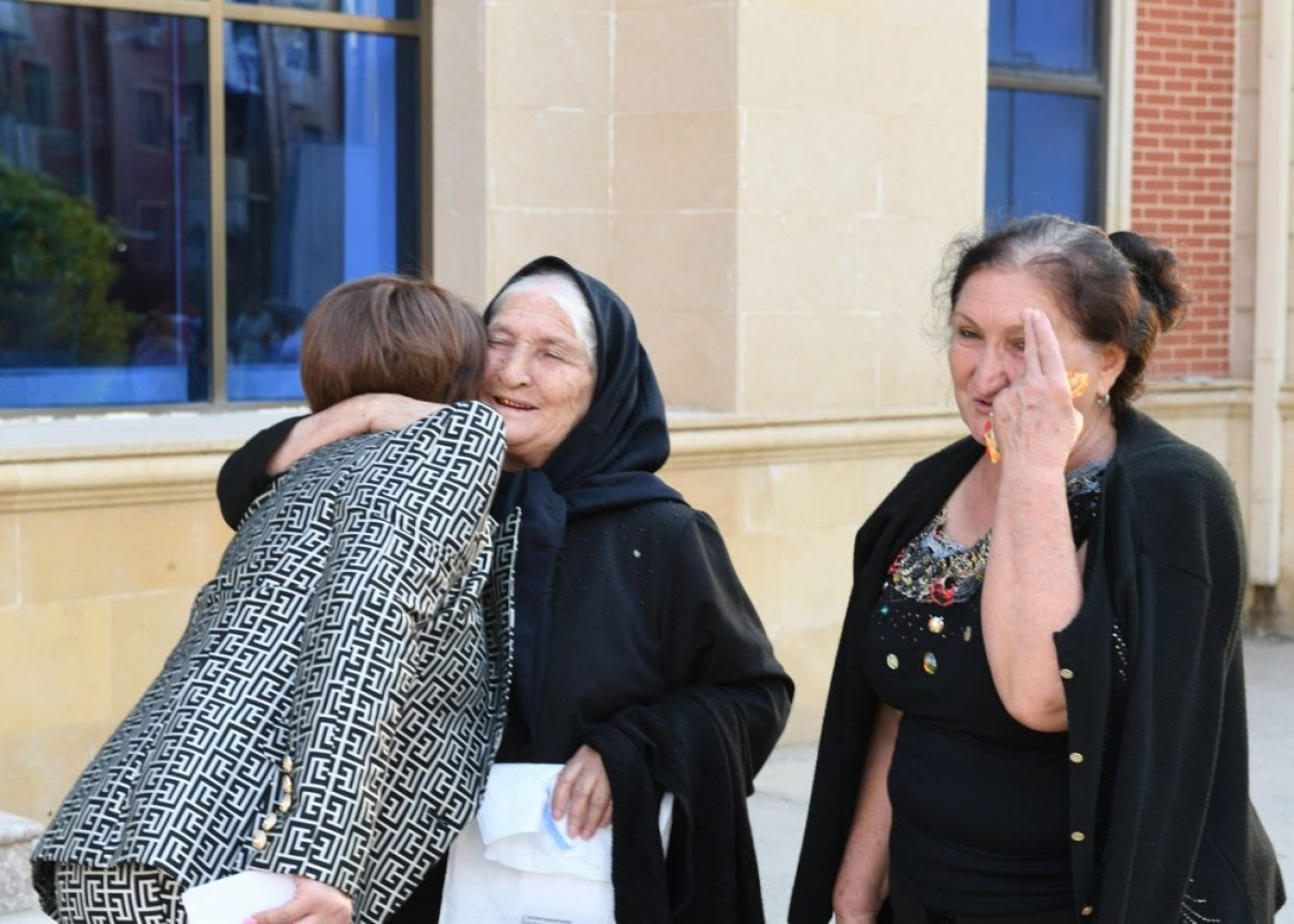 Daha 106 nəfər doğma yurda köçürüldü - YENİLƏNİB