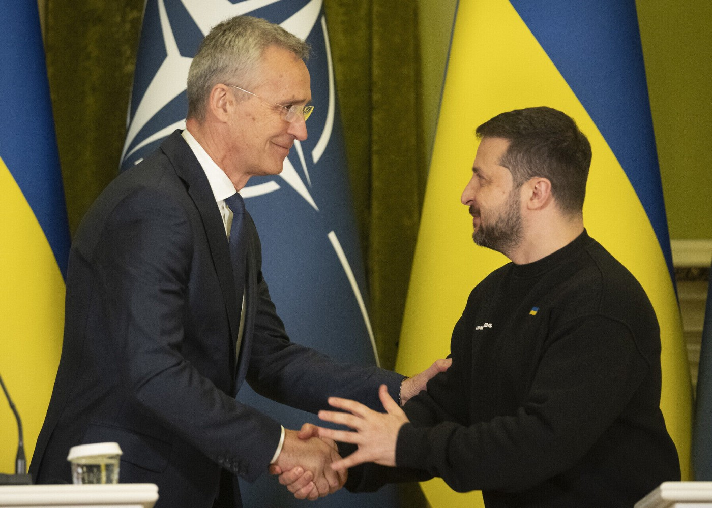 Stoltenberq Ukraynaya getdi