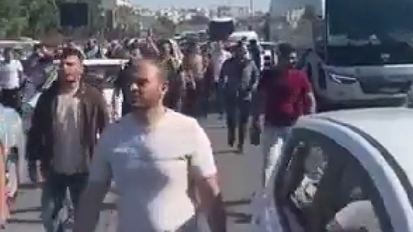 Yüzlərlə iordaniyalı İsrail sərhədinə doğru yürüş edir