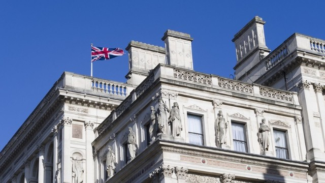 Britaniya vətəndaşlarına bu ölkəyə getməməyə çağırdı