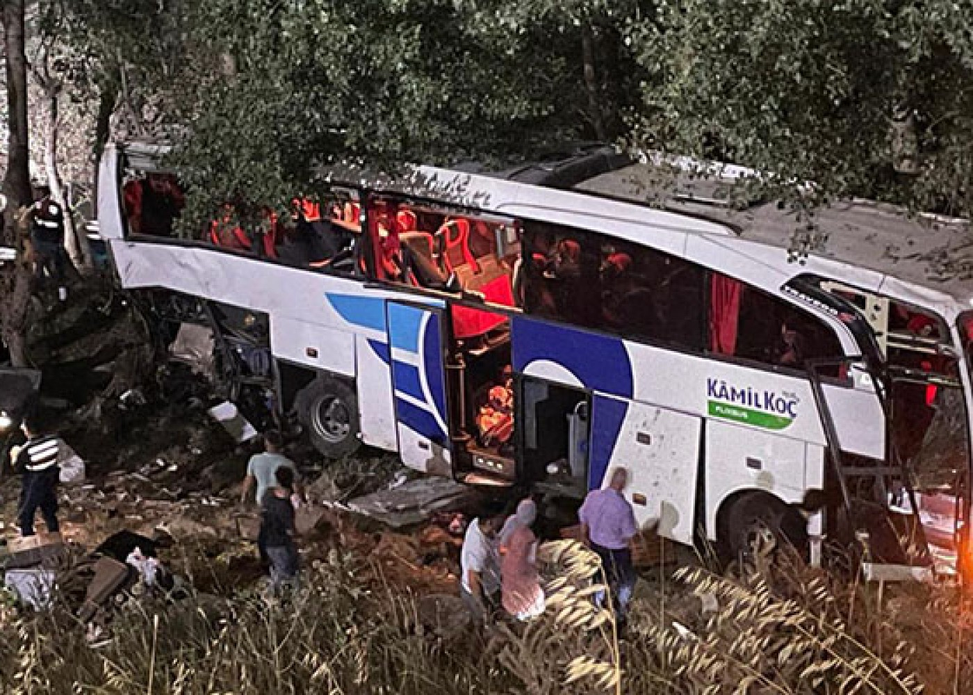Türkiyədə avtobus aşdı - 38 nəfər yaralandı