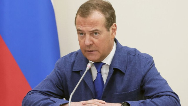 Medvedev Rusiya silahlarına sərmayə qoyanlara təşəkkür etdi