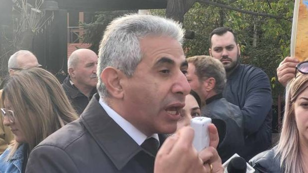 "Paşinyan arvadını da götürüb Parisə qaçdı" - Eks-səfir
