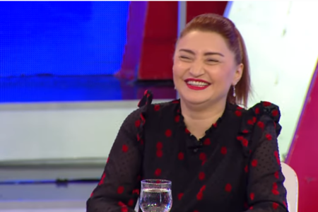 Fədayə Laçın şəhərdə avtobus sürdü - VİDEO