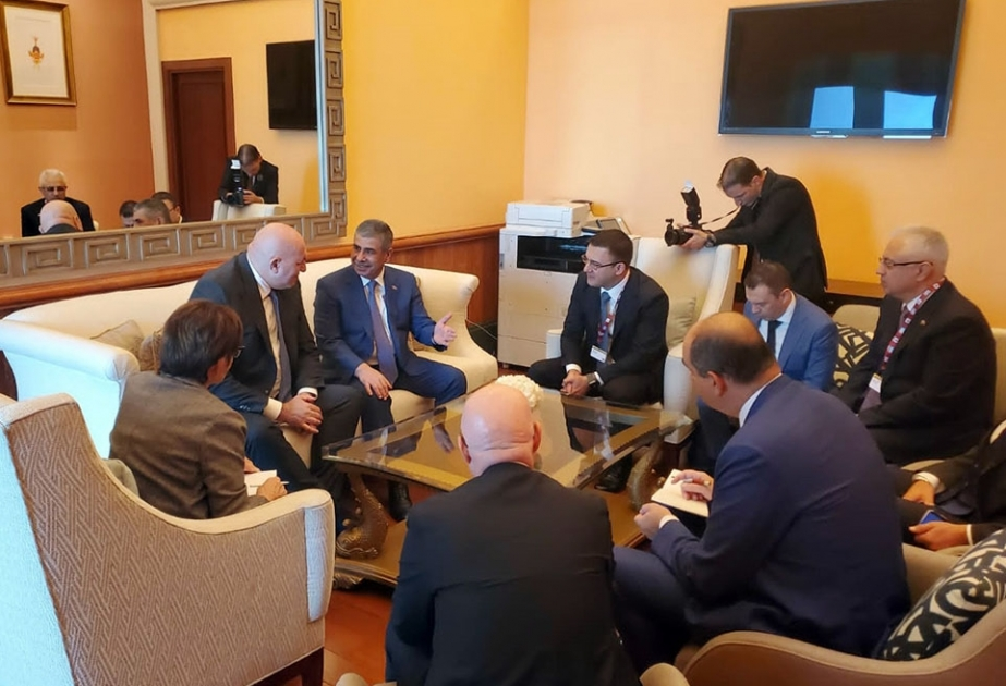 Müdafiə naziri italiyalı həmkarı ilə görüşüb