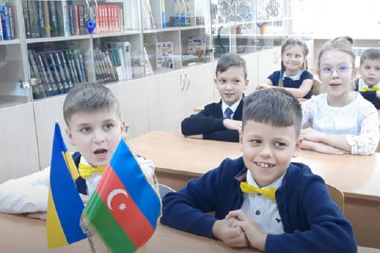 Ukraynanın orta məktəbində Azərbaycan dili fənni tədris olunmağa başladı - VİDEO
