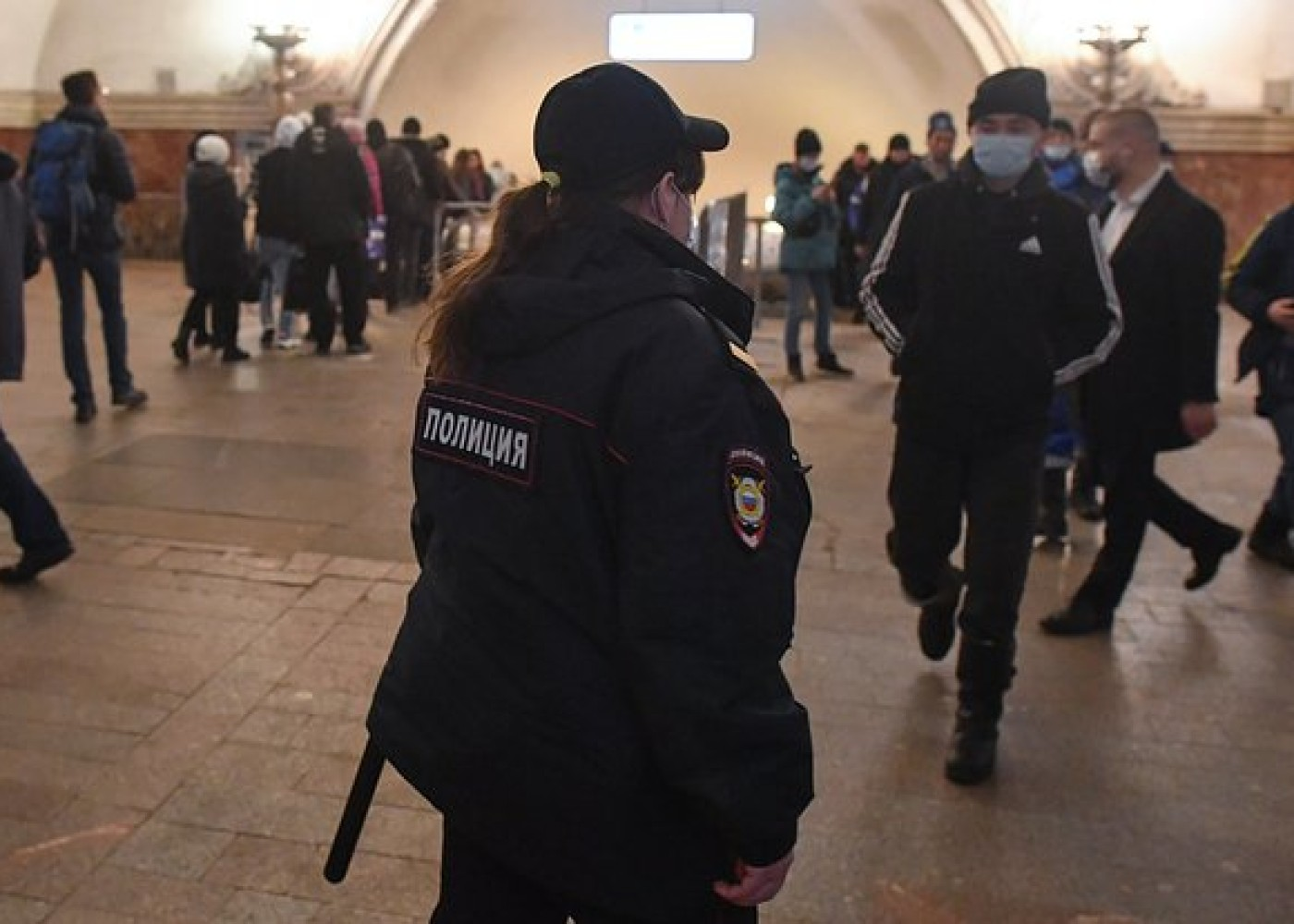 Moskva metrosunda silahlı insident