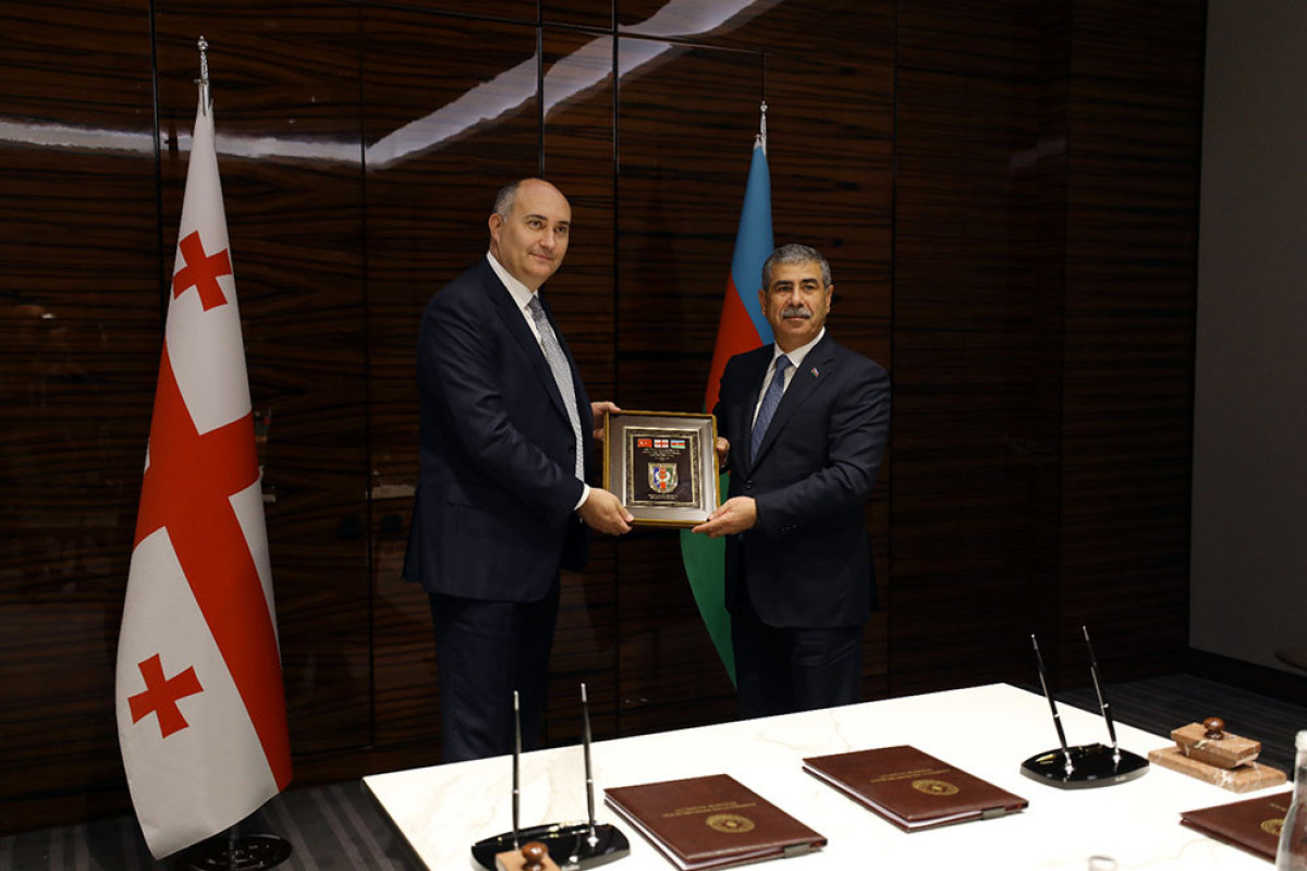 Gürcü nazir Azərbaycanın ərazi bütövlüyünün bərpası ilə əlaqədar Zakir Həsənovu təbrik edib