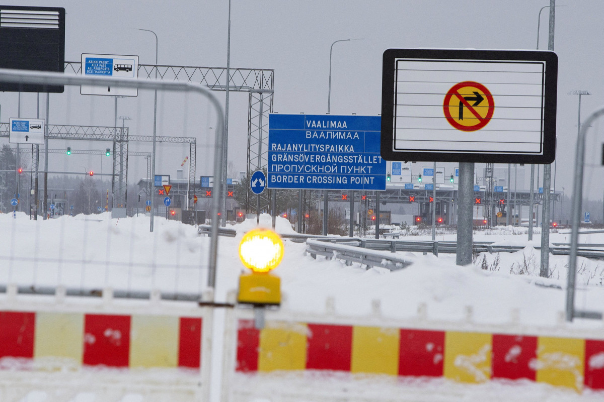Finlandiya Rusiya ilə sərhəddə ikiqat maneələr quraşdırıb, sərhədyanı əməkdaşlığa dair sazişə xitam verib