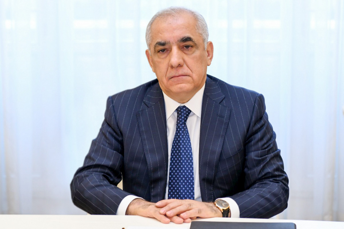Əli Əsədov BƏƏ-nin vitse-prezidentini təbrik edib