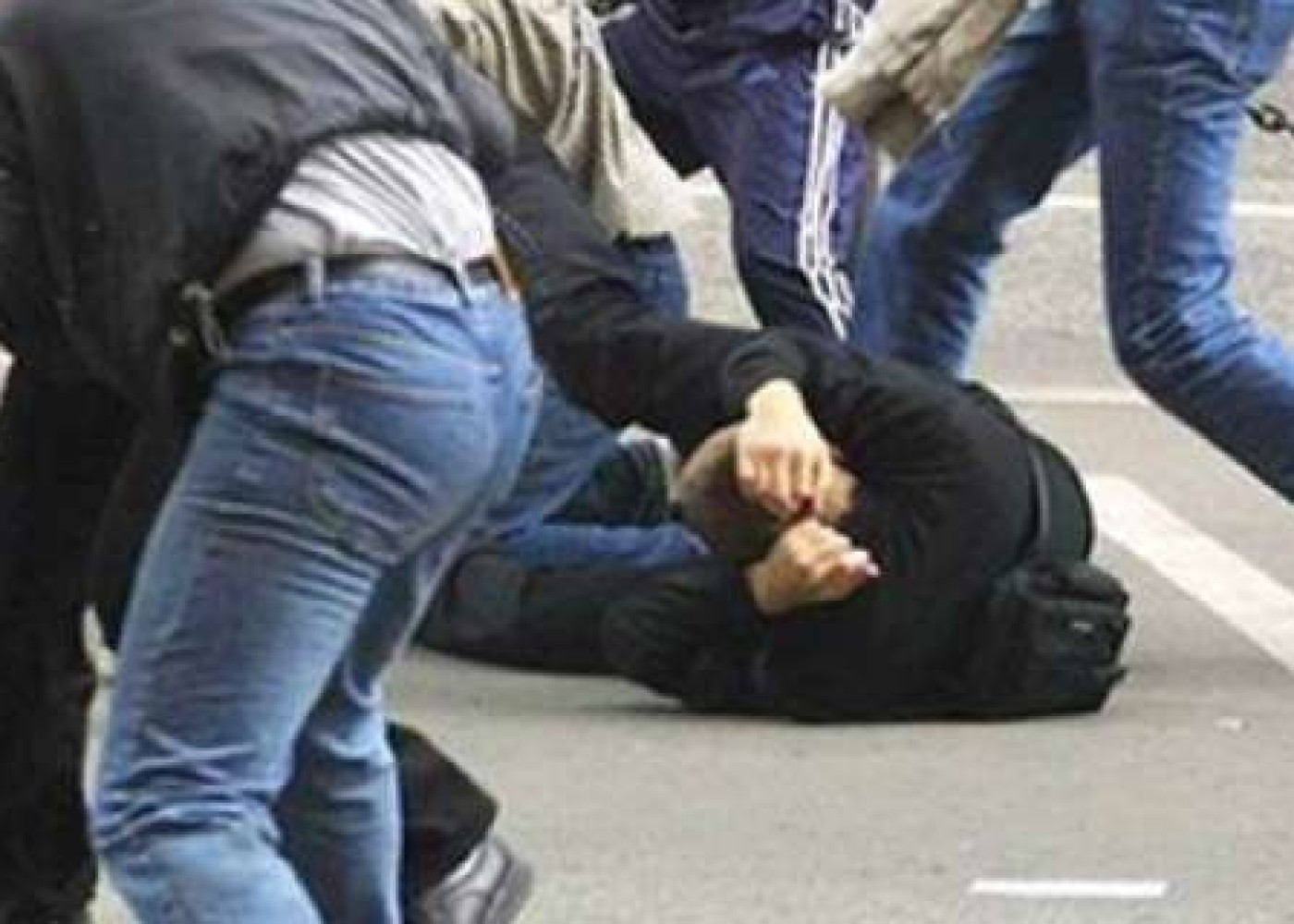İrəvanda 4 nəfər ittifaq prezidentini döydü
