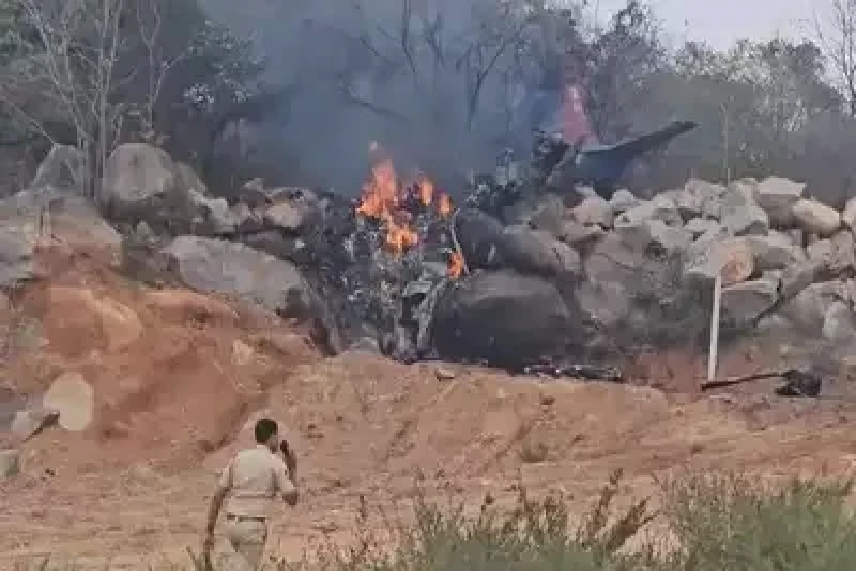Hindistanda hərbi təyyarə qəzaya uğrayıb, 2 nəfər ölüb