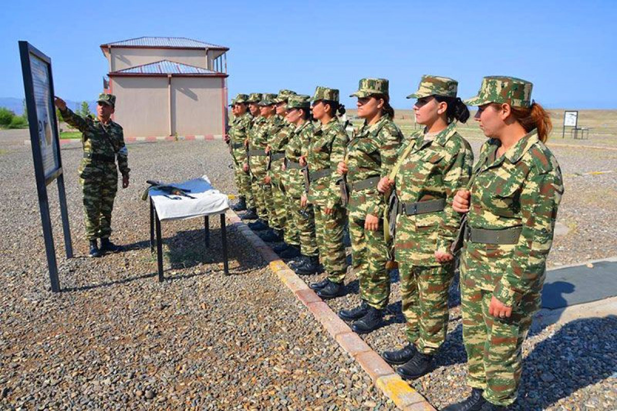 Hərbçi qadınların ehtiyatda olma yaş həddi ləğv olunur, kişi hərbçilərlə bərabərləşdirilir